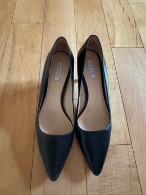 Cole Haan Black Pointed-Toe Leather Pumps